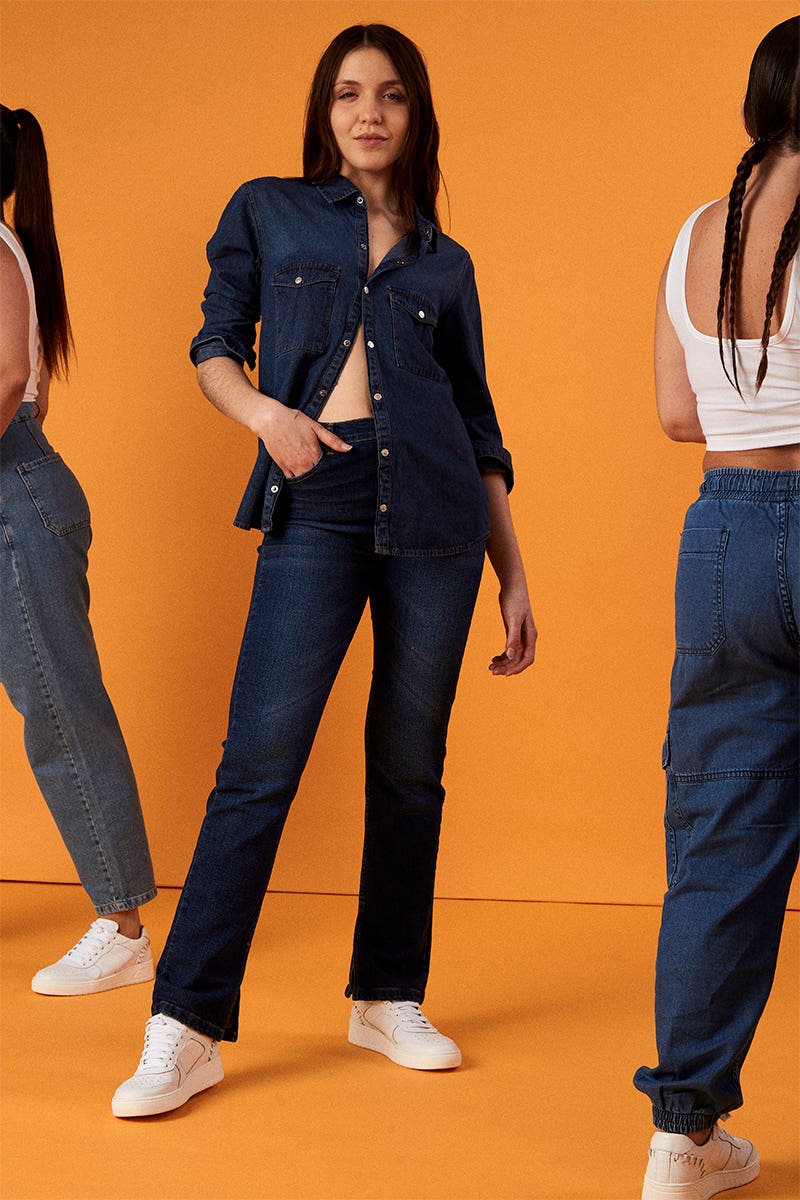 Jean Straight High Waist con Aberturas