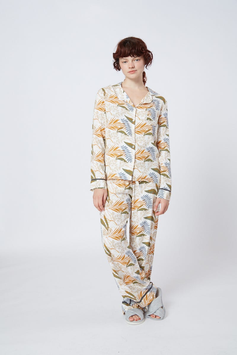 Conjunto Pijama Camisa y Pantalón Hojas