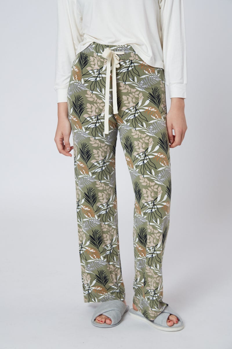 Conjunto Pijama Remera y Pantalón Hojas