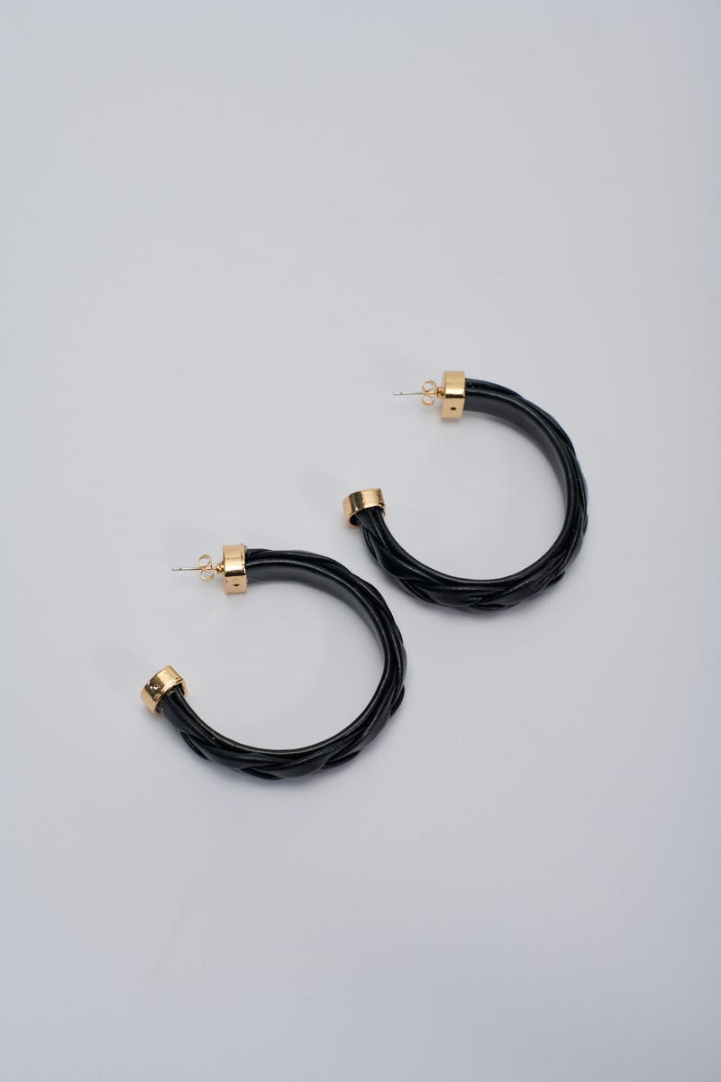 Aros Semicirculares Labrados Cuero
