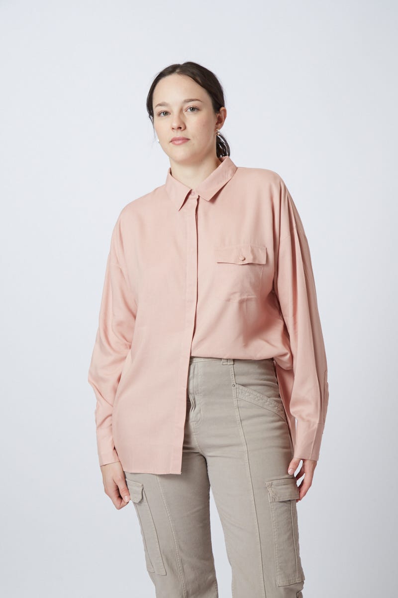 Camisa Rosa Amplia con Bolsillo