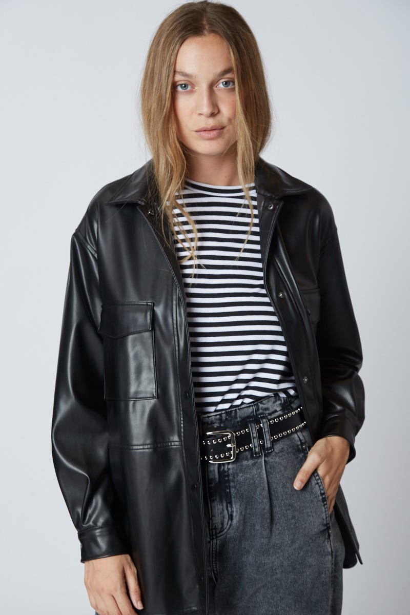 Camisa Negra Oversized Larga con Bolsillos