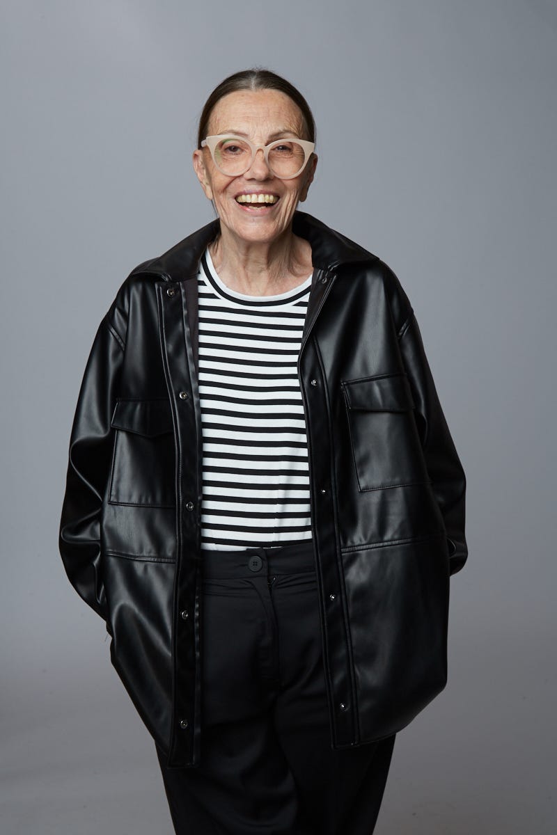 Camisa Negra Oversized Larga con Bolsillos