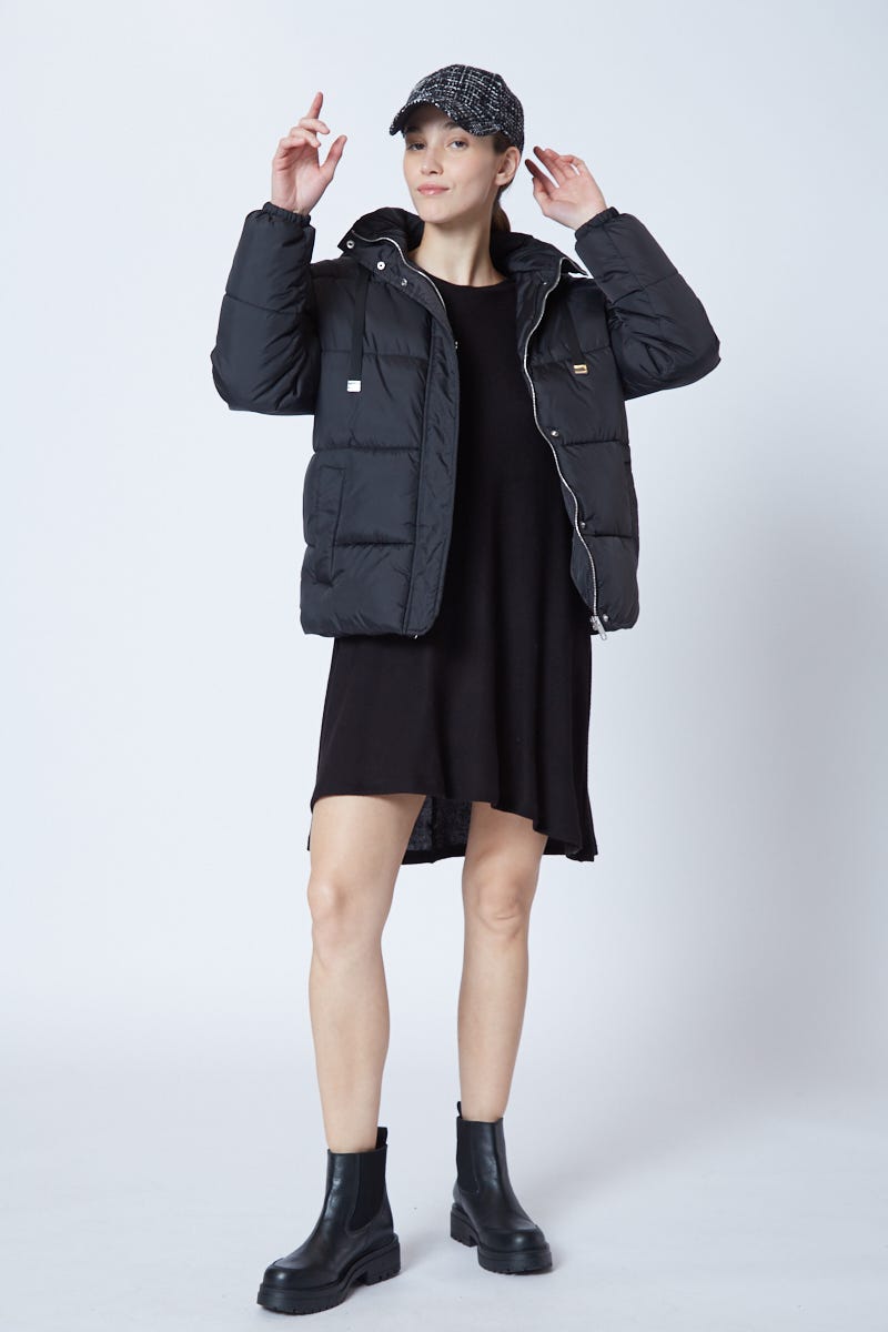 Campera Puffer Negra con Capucha