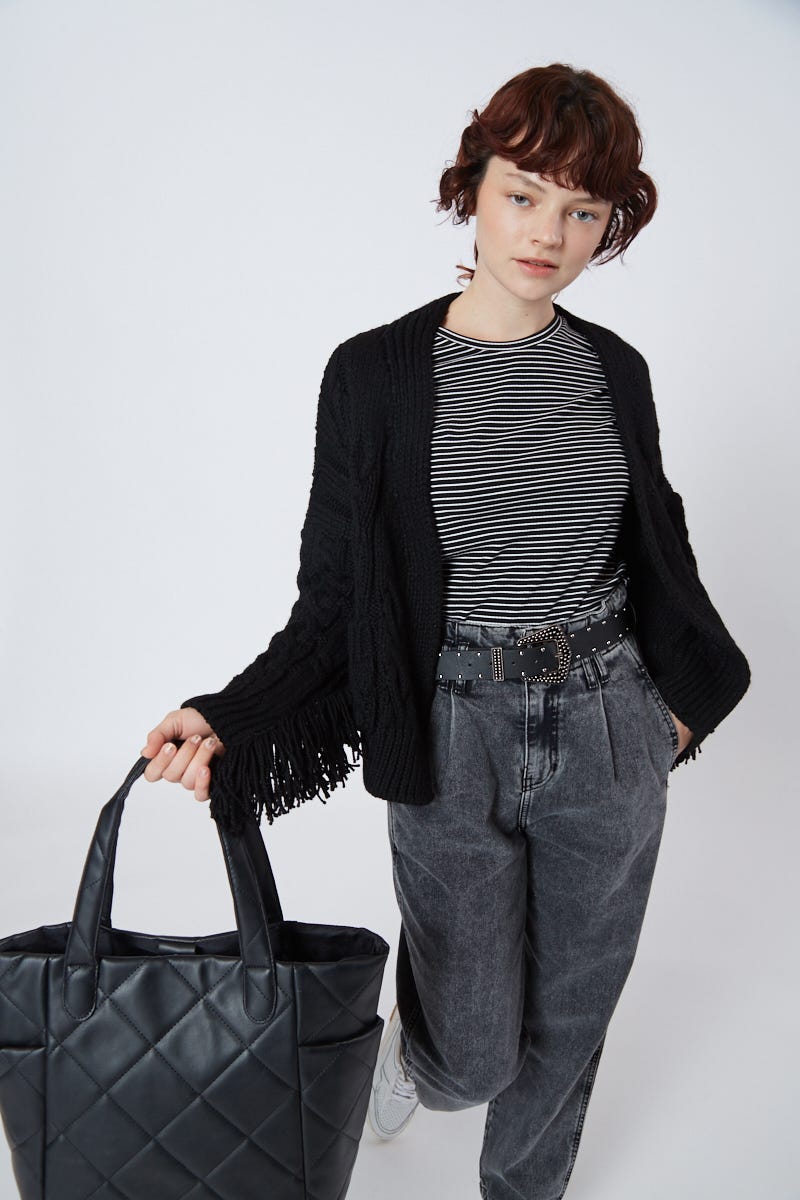 Cartera Negra con Bolsillos Laterales