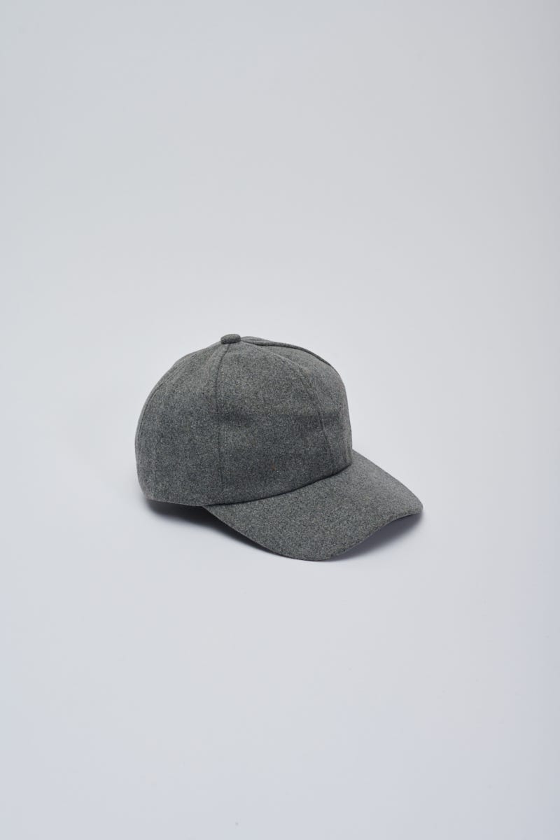 Cap Gris Oscuro Liso 