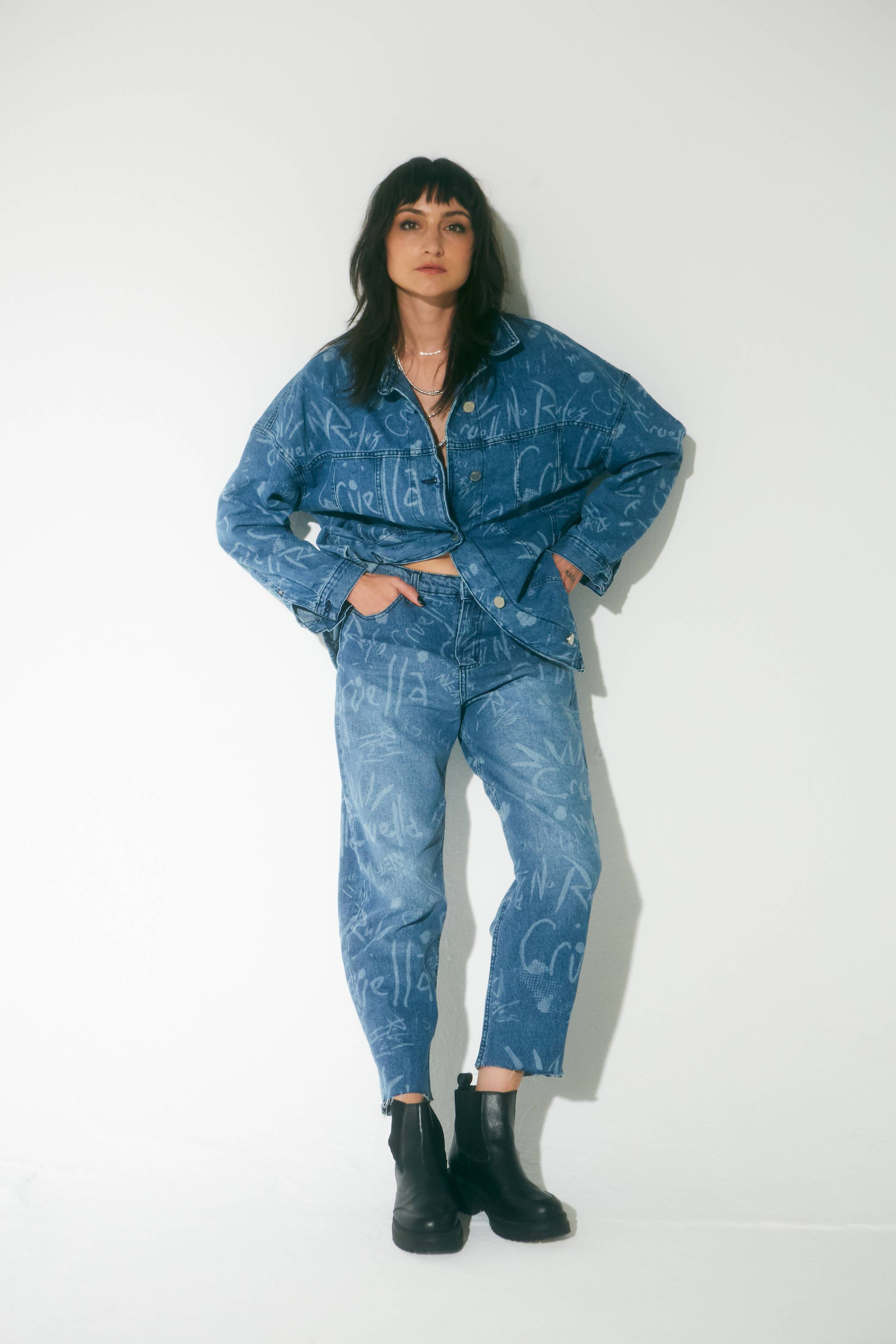 Jean Vintage Straight Disney - Estampa Cruella