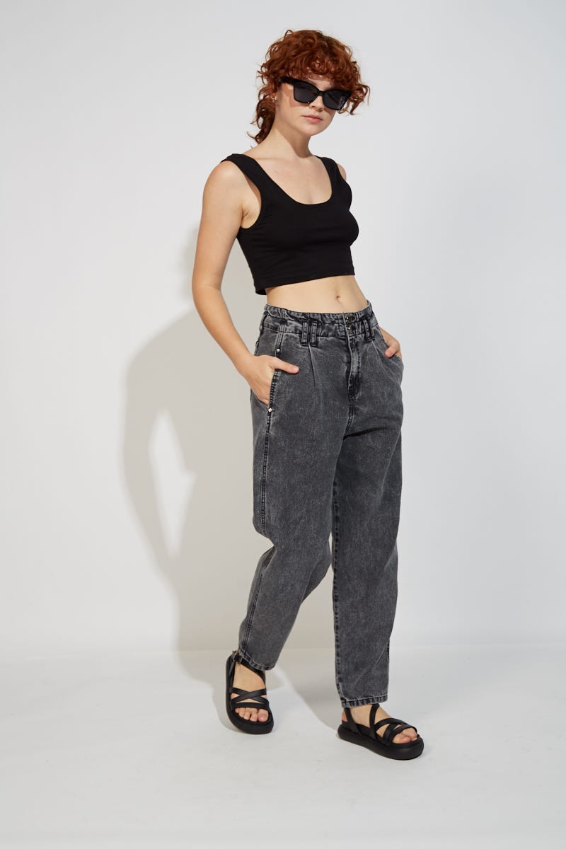 Jean Mom Fit Gabardina Negro