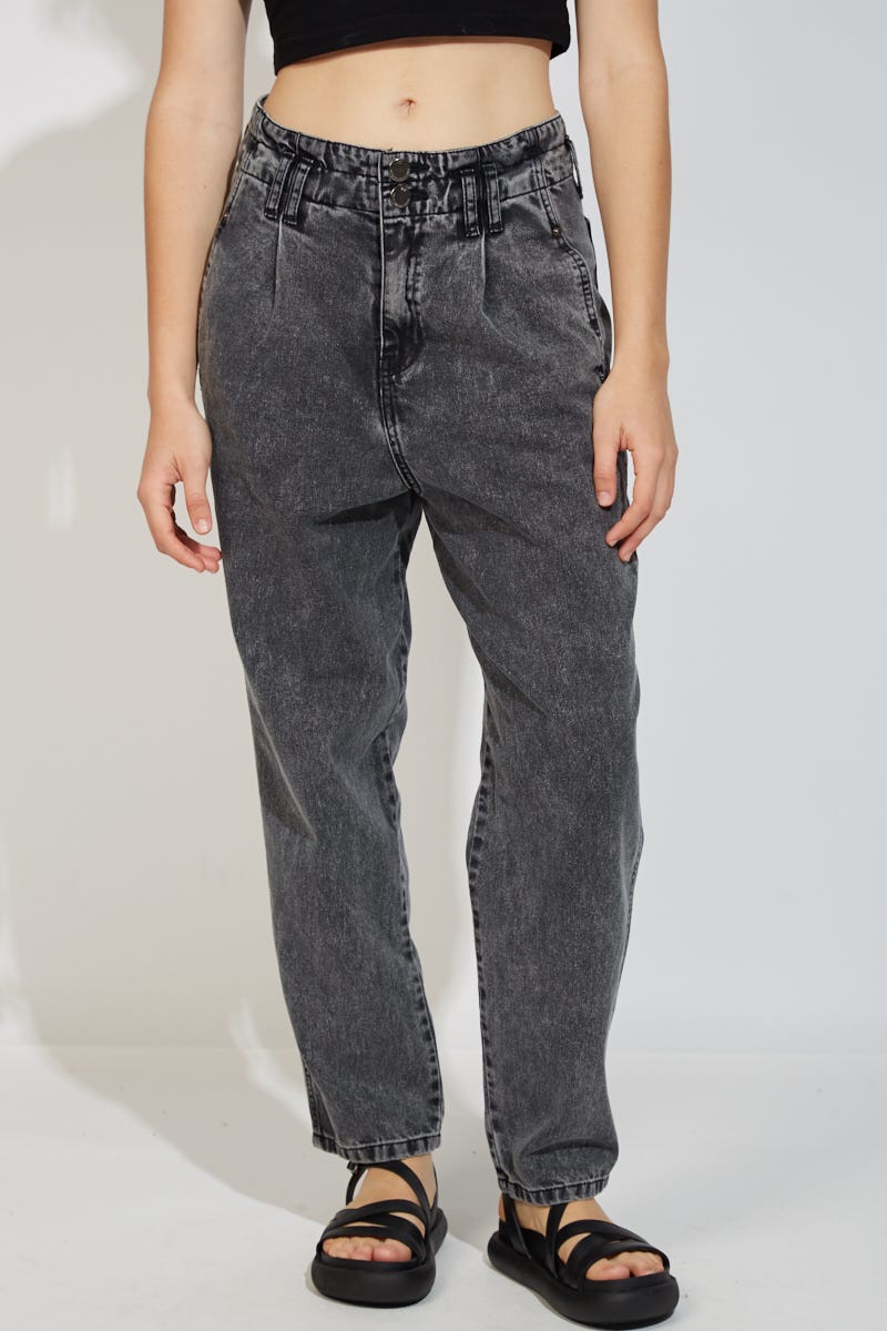 Jean Mom Fit Gabardina Negro