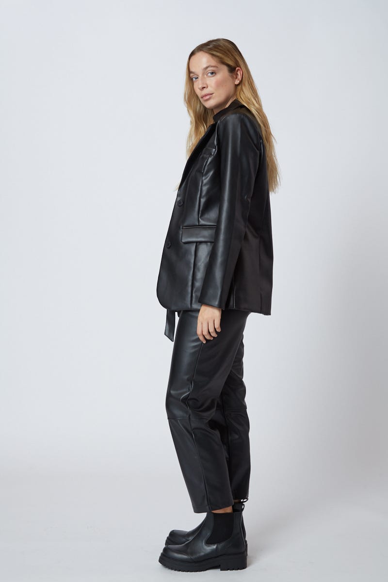 Pantalón Negro con Lazo