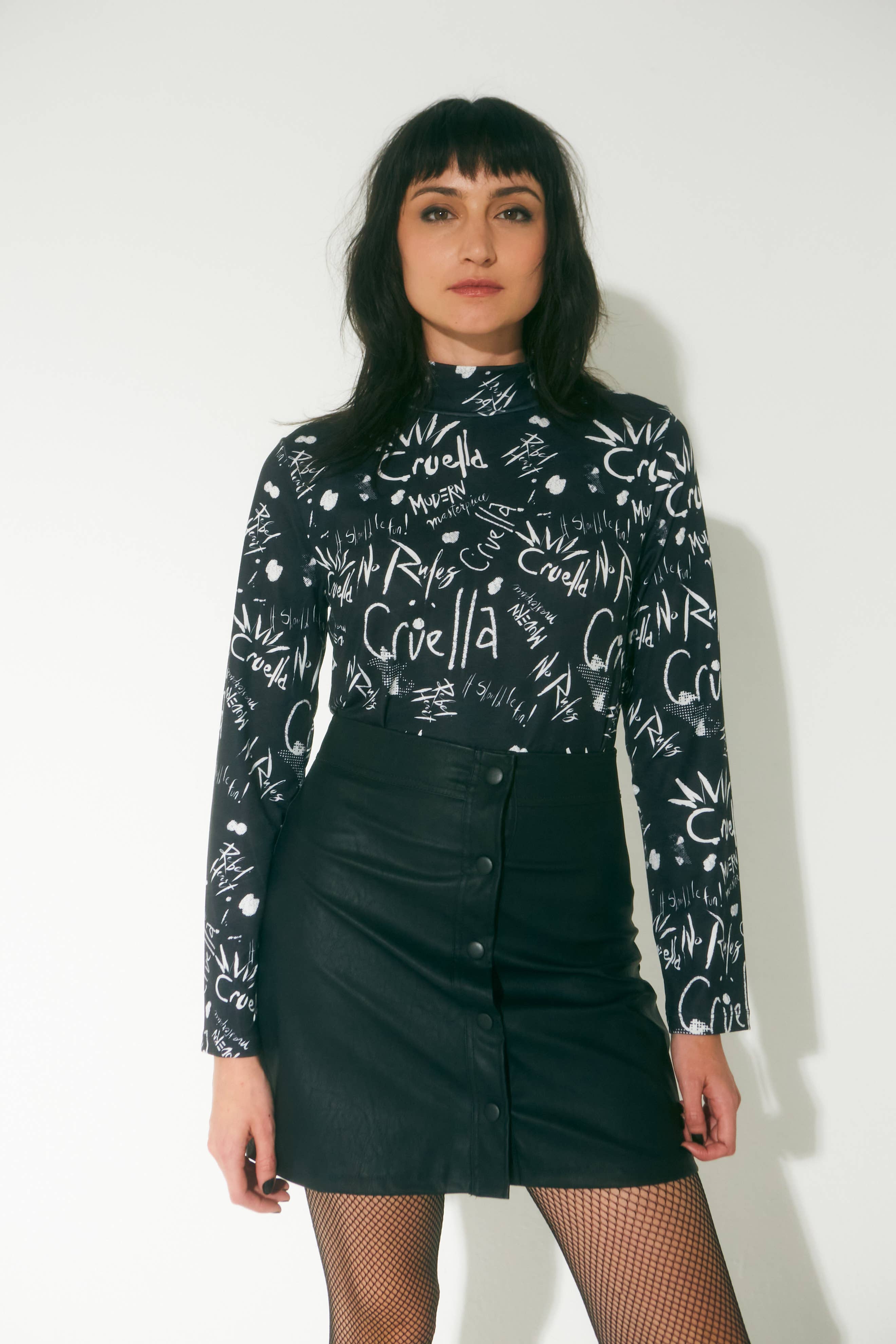 Semipolera Disney - Graffiti Cruella B / N