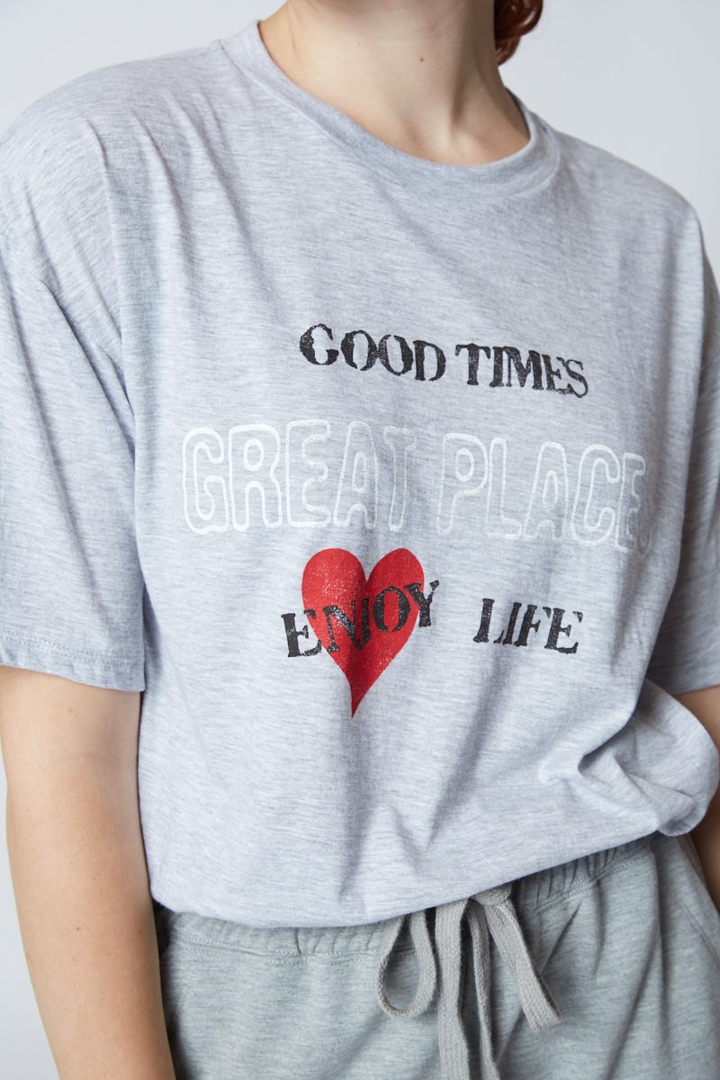 Remera Frase Good Times línea Calma