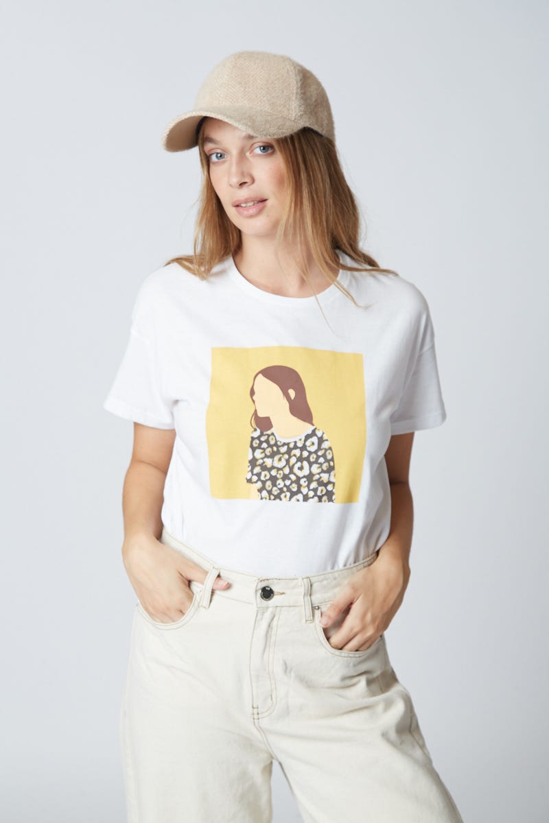 Remera Blanca Estampa Retrato