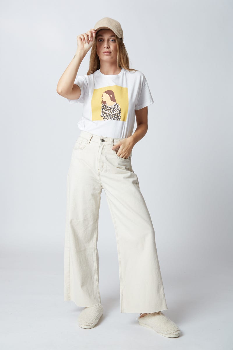Remera Blanca Estampa Retrato