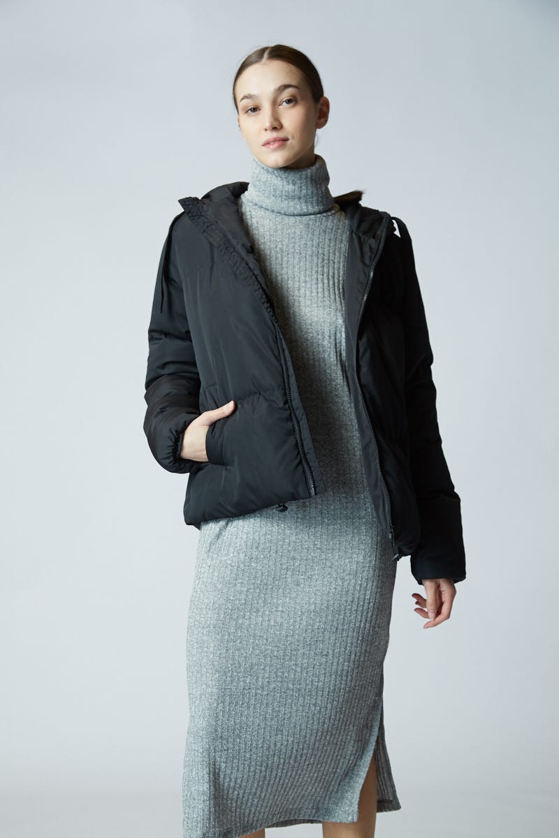 Vestido Cuello Alto Sin Mangas