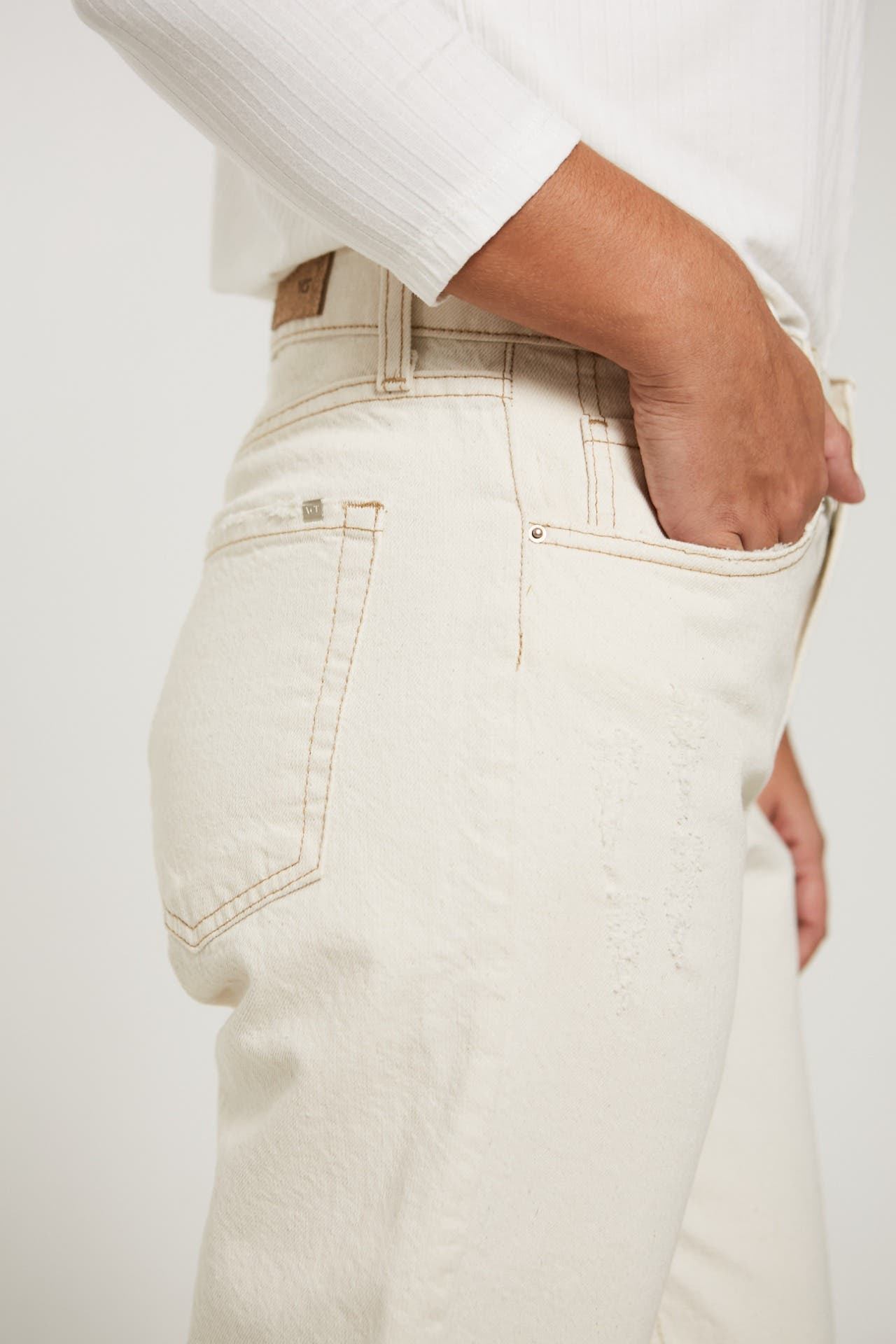Jean Mom Fit Gabardina Crudo