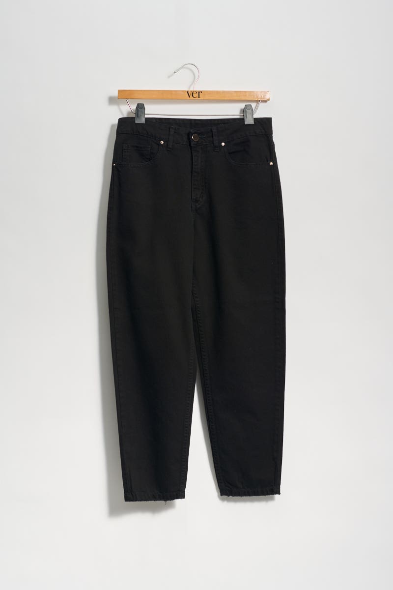 Jean Mom Fit Negro