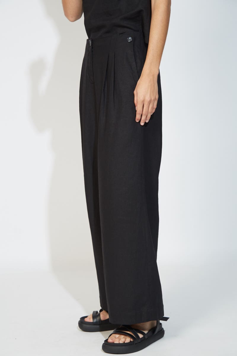 Pantalón Negro Tipo Sastre con Botones