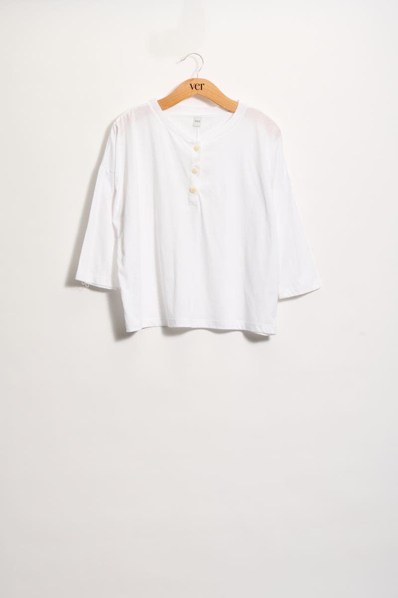 Remera Básica Blanca Con Botones