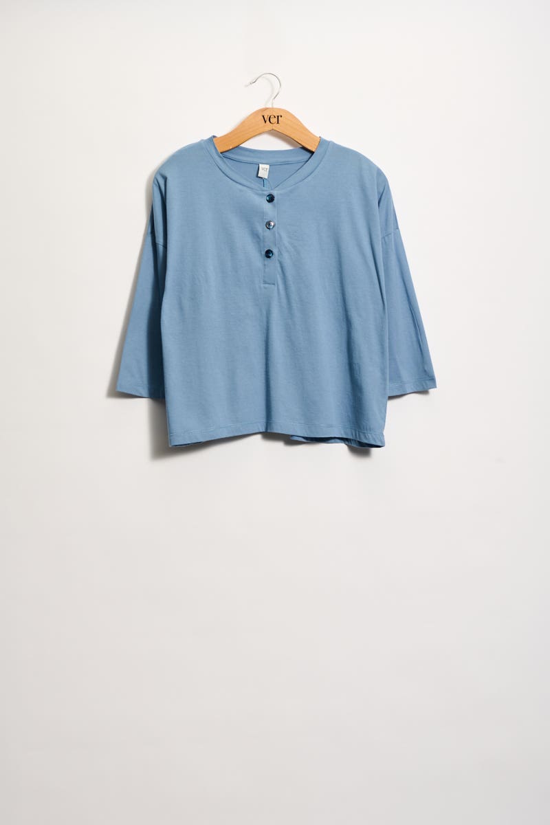 Remera Básica Azul Con Botones