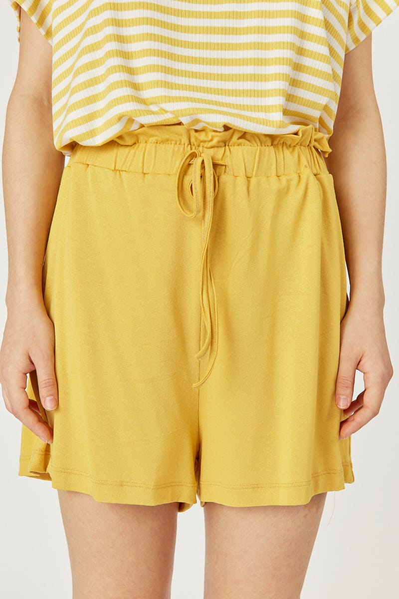 Short Cintura Con Volado 