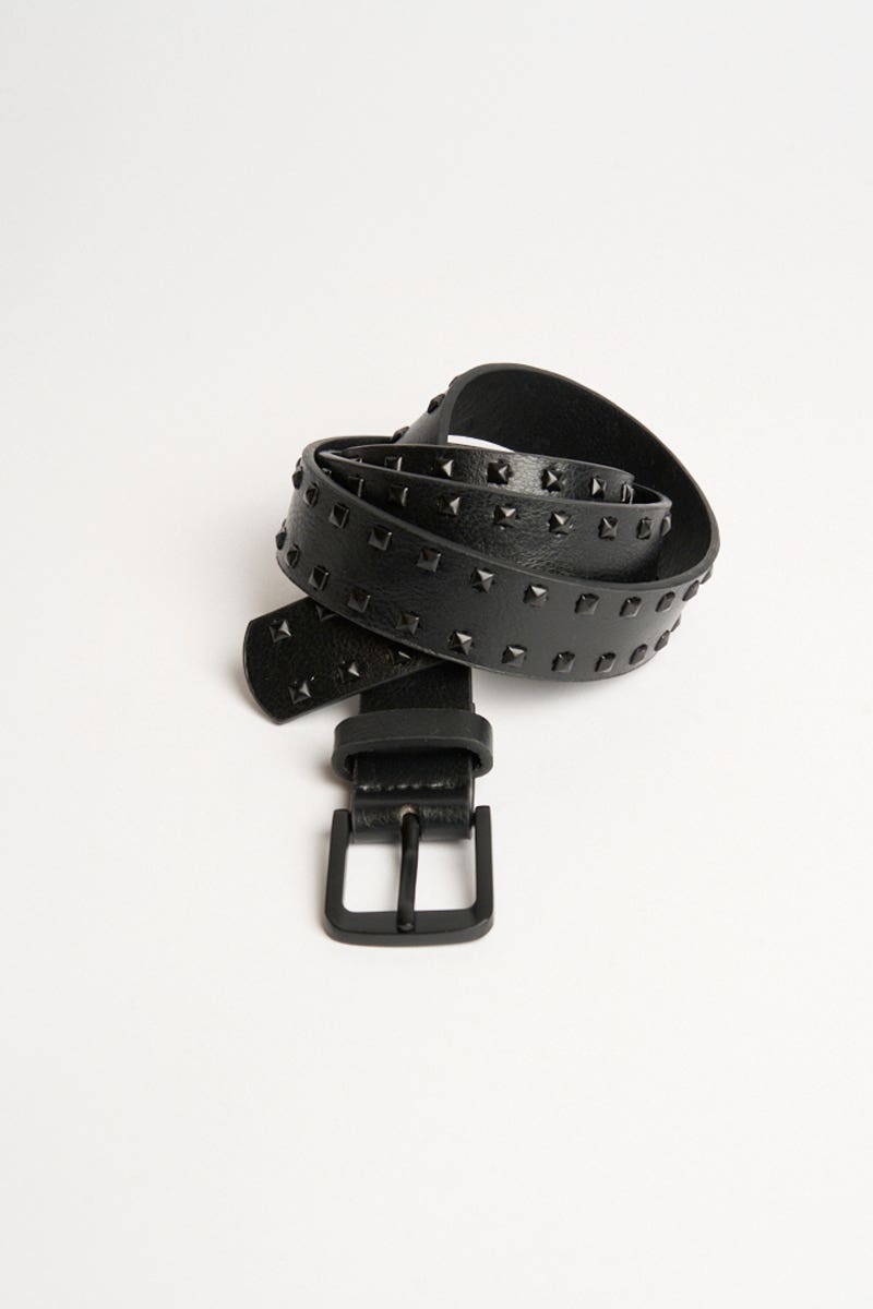 Cintu PU Negro con Remaches Cuadrados