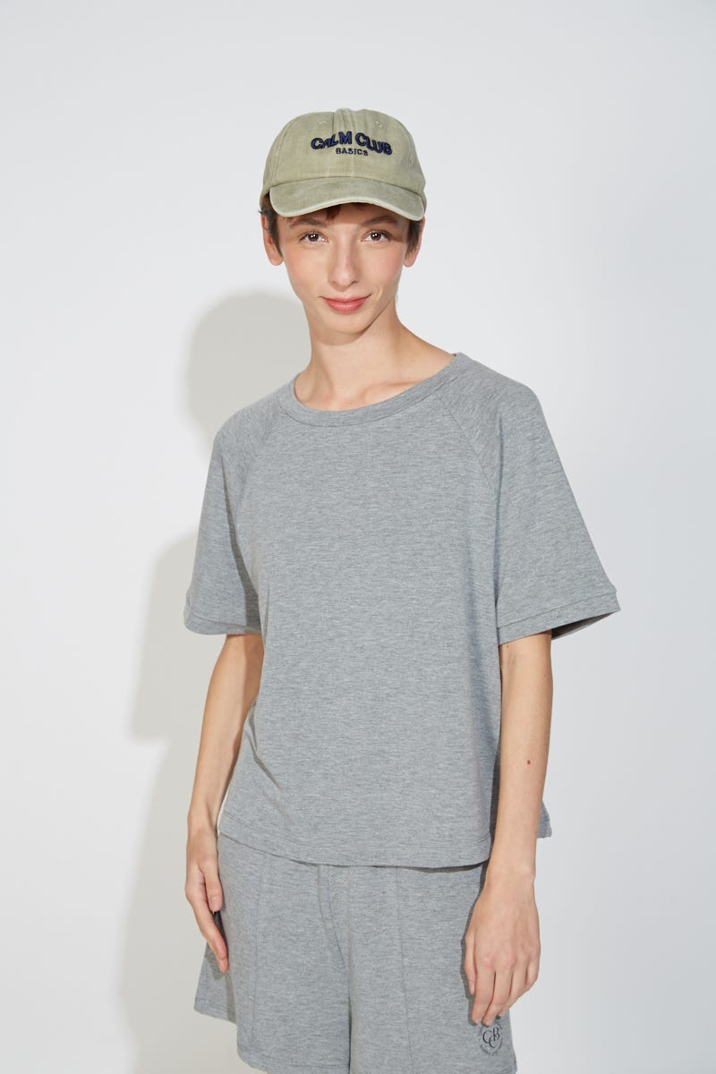 Remera Gris Manga Raglán Línea Calma