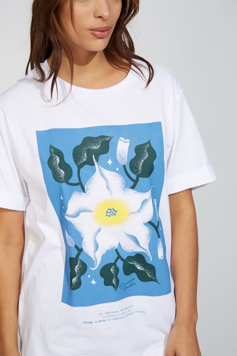 Remera GEORGIA O'KEEFFE por Daiana Ilustra para Ver®