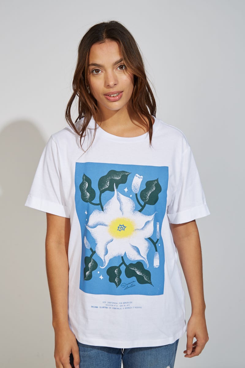 Remera GEORGIA O'KEEFFE por Daiana Ilustra para Ver®