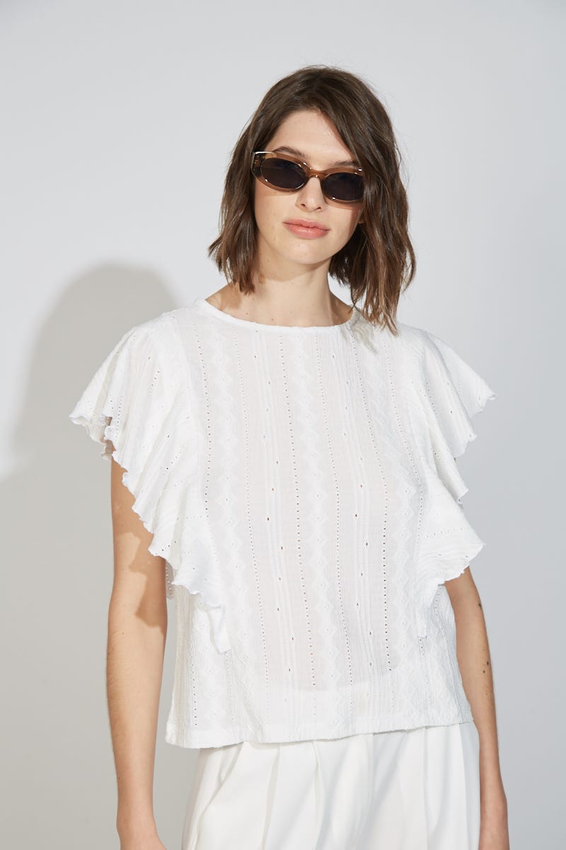 Remera Off White Broderie con Volados