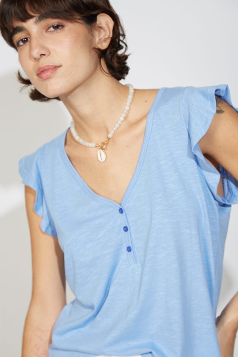 Remera Básica Flamé con Volados Celeste
