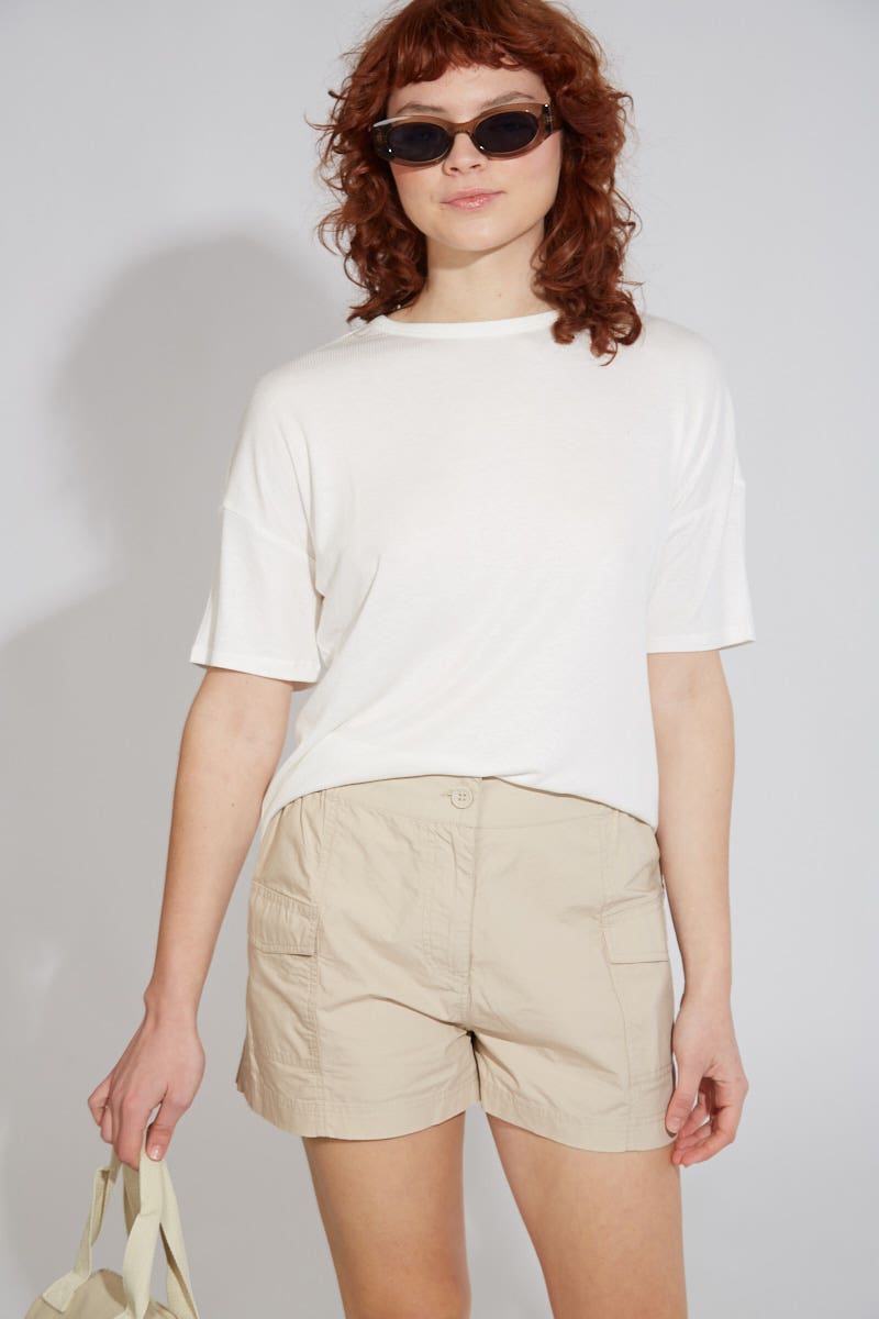 Short Papertouch Beige con Botón