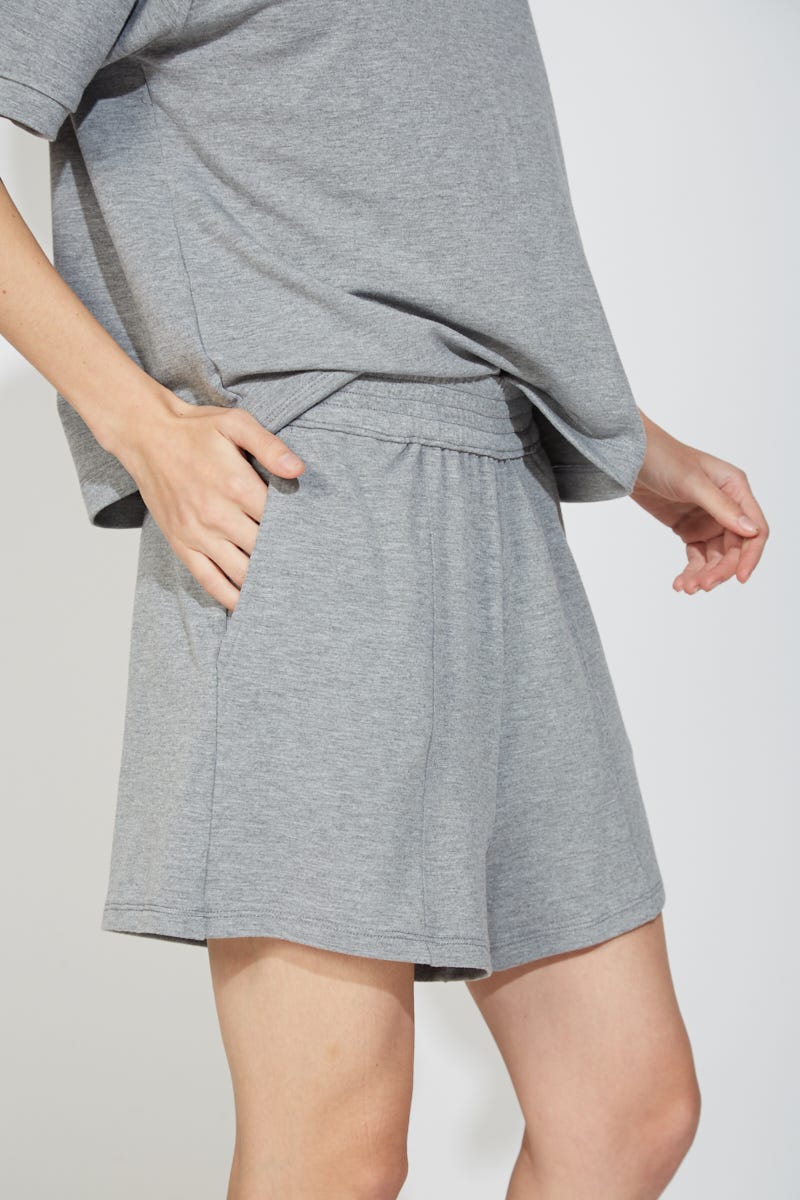 Short Gris con Bolsillos Línea Calma